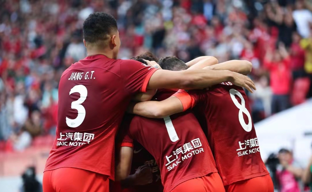 关于上海海港训练开放日，赛后复出首秀引欢呼，CBA常规赛在即，身体对抗强度拉满的信息-球速体育